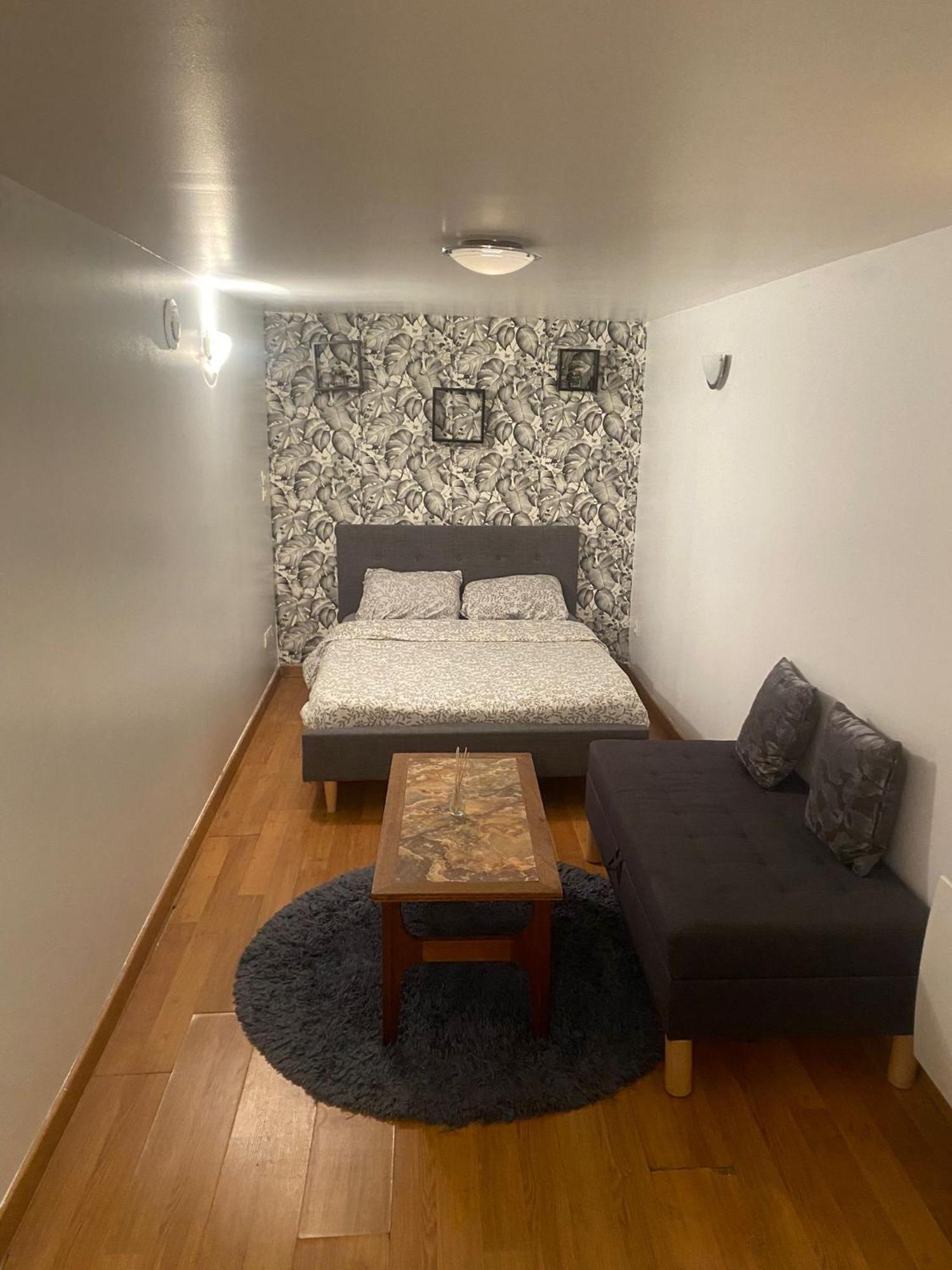Agreable Appartement In Montmartre パリ エクステリア 写真