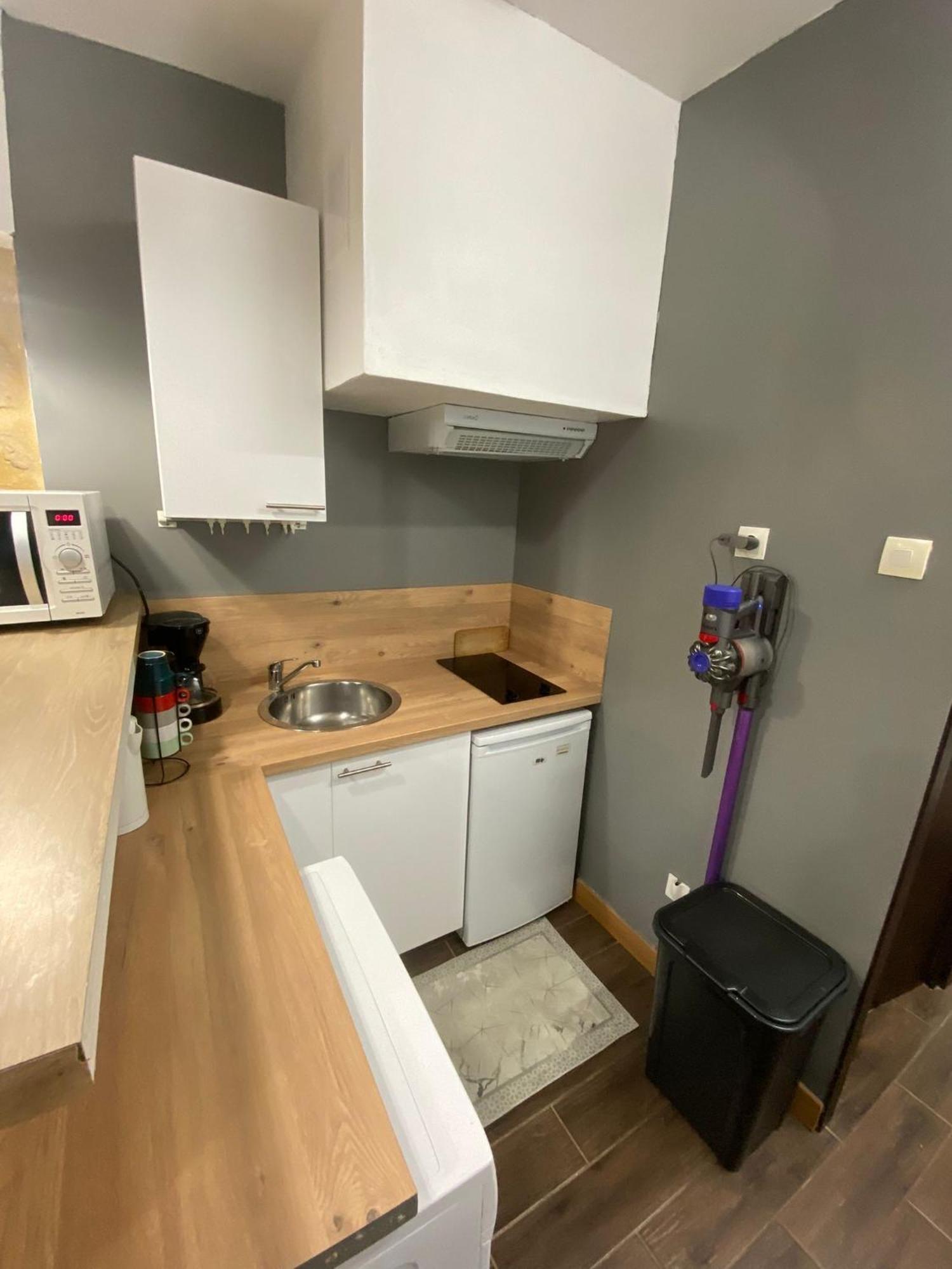 Agreable Appartement In Montmartre パリ エクステリア 写真